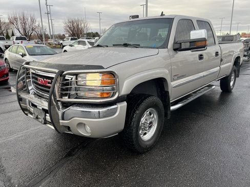 Used 2006 GMC Sierra 2500 SLE w/ Onstar Plus Package image 3