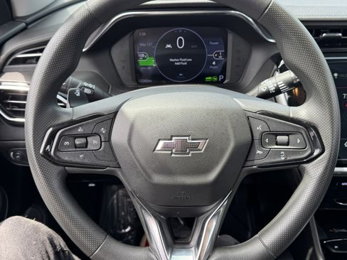Used 2023 Chevrolet Bolt EUV LT image 17