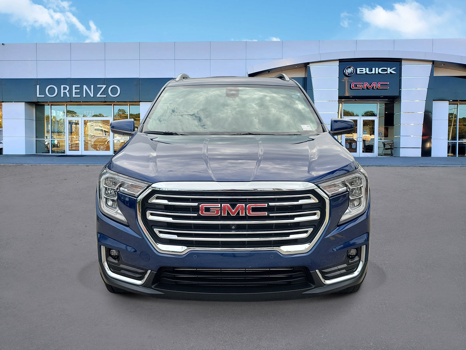 Used 2022 GMC Terrain SLT w/ Tech Package FWD image 2