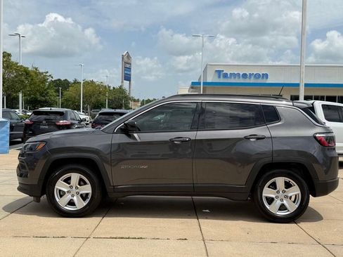Used 2022 Jeep Compass Latitude FWD image 6