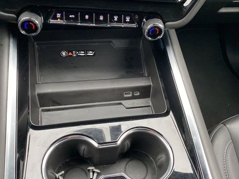 Used 2025 Chevrolet Tahoe LT image 36