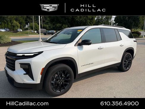 Used 2025 Chevrolet Traverse LT w/ Enhanced Driving Package FWD image 1