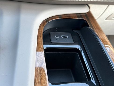 Used 2024 Cadillac Escalade Sport Platinum image 34