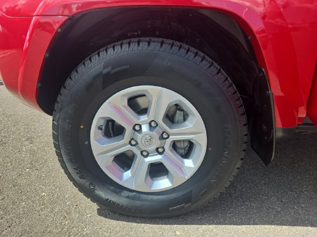 Used 2021 Toyota 4Runner SR5 Premium w/ Moonroof Package AWD/4WD image 24