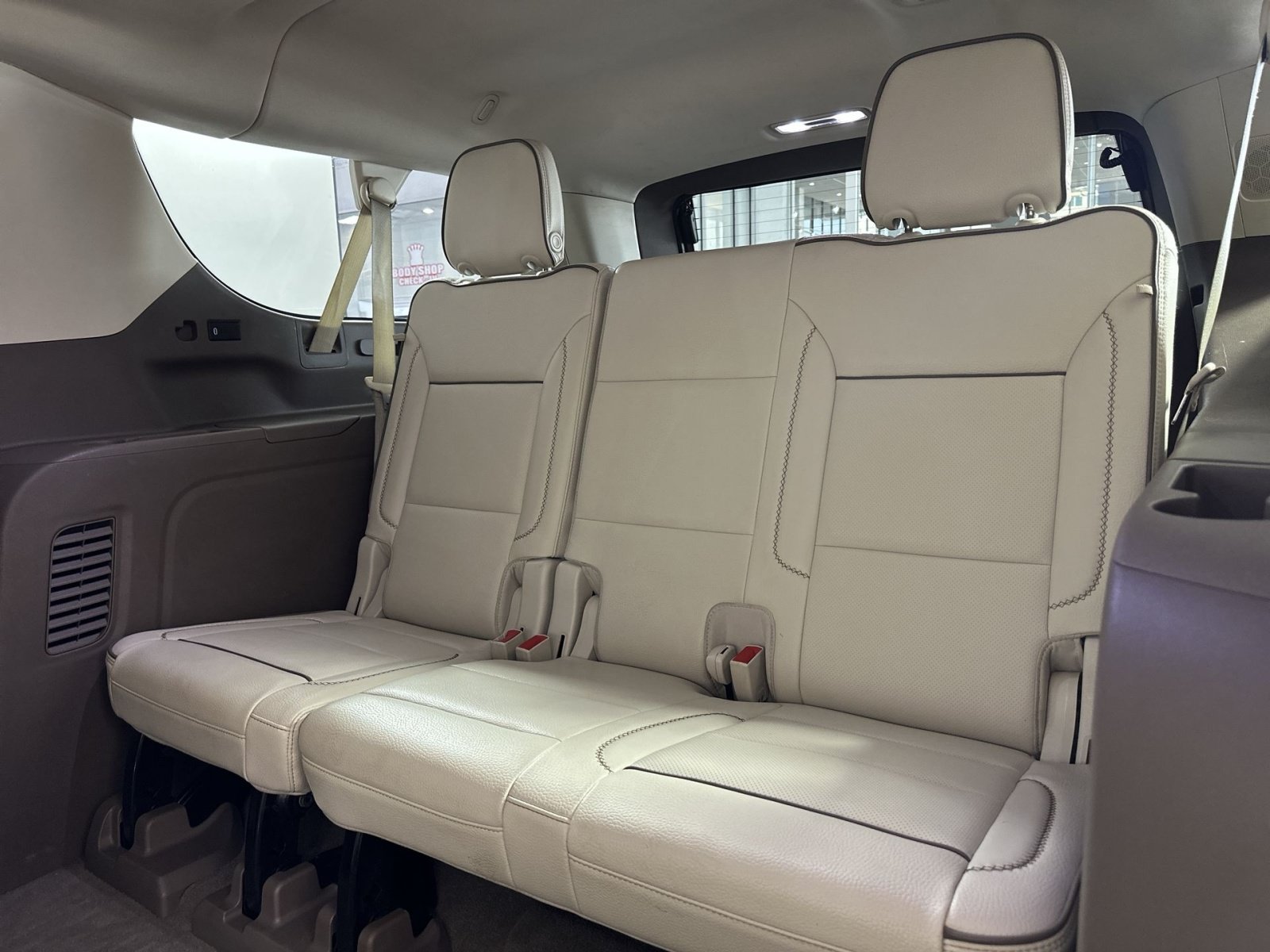 Used 2021 GMC Yukon XL Denali w/ Denali Premium Package AWD/4WD image 26