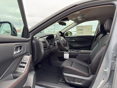 New 2026 Nissan Rogue SV image 11