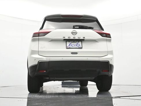 Used 2024 Nissan Rogue S FWD image 41