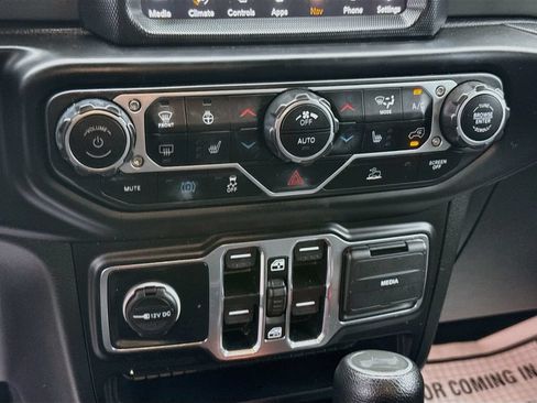 Used 2023 Jeep Wrangler Unlimited w/ Sun & Screen Package AWD/4WD image 17