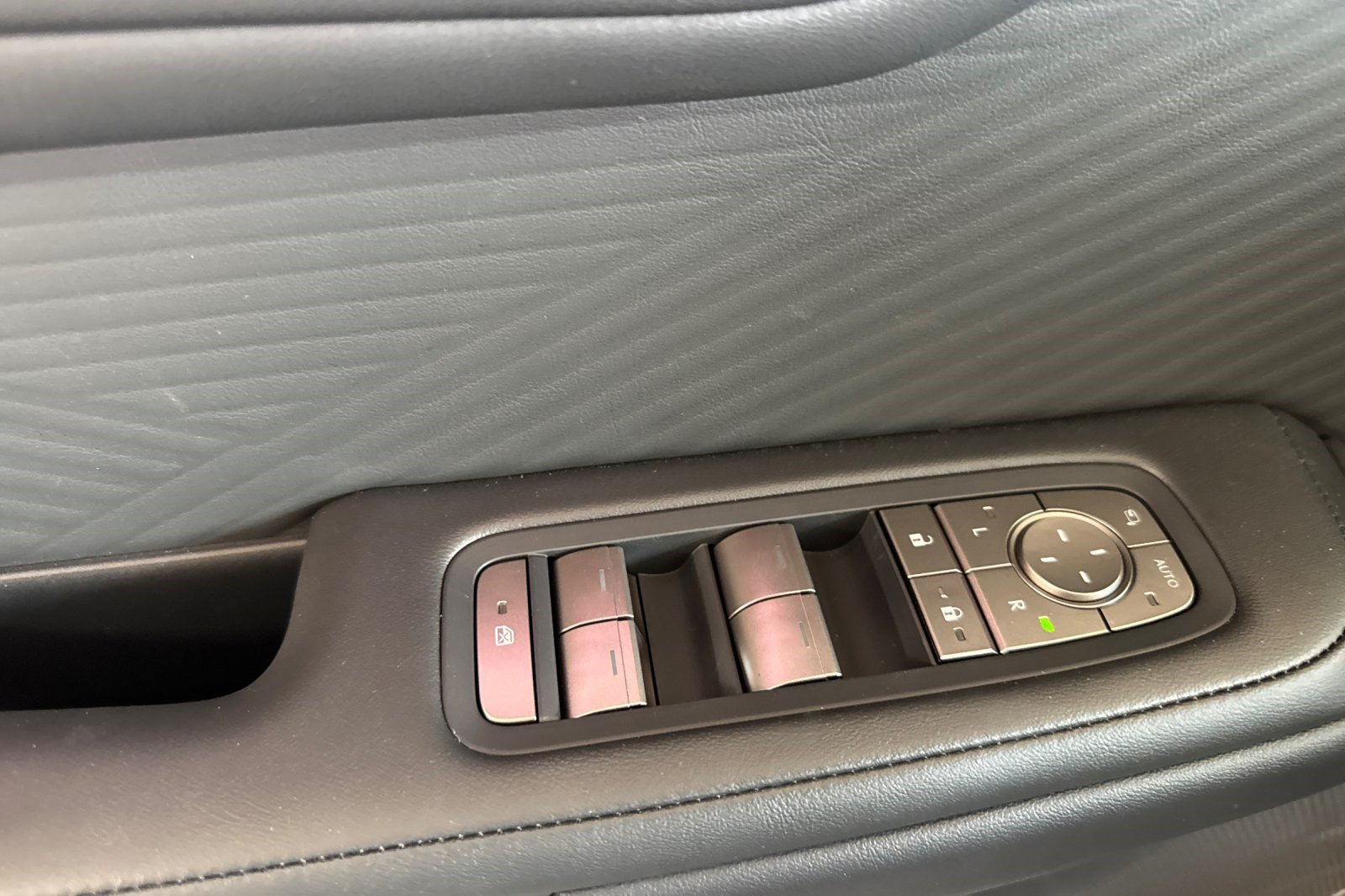 New 2026 Lexus ES 350h AWD w/ Convenience Package image 13