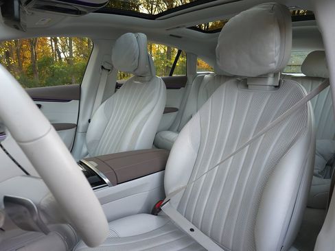 Used 2022 Mercedes-Benz EQS 450+ Sedan image 13