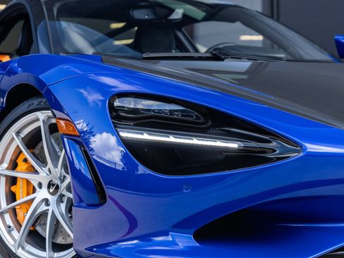 Used 2026 McLaren 750S RWD image 25