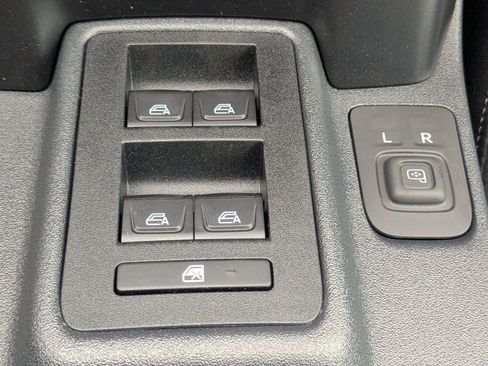 New 2025 Ford Bronco Badlands image 24