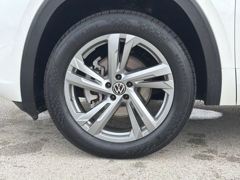 Certified 2024 Volkswagen Atlas Cross Sport SEL R-Line AWD/4WD image 32