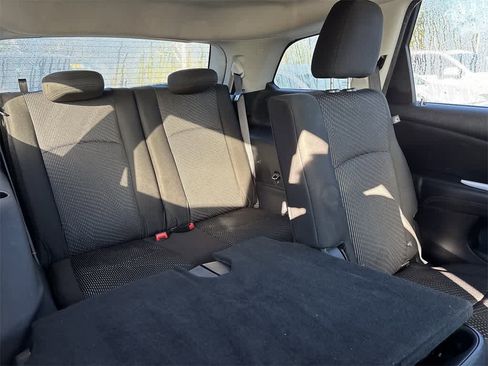 Used 2020 Dodge Journey SE w/ SE Popular Equipment Group image 8
