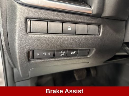 Used 2024 Nissan Rogue SV AWD/4WD image 9