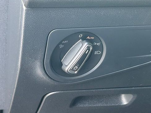 Used 2023 Volkswagen Tiguan SEL R-Line image 35