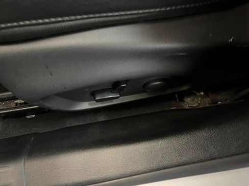 Used 2025 Jeep Compass Limited image 22