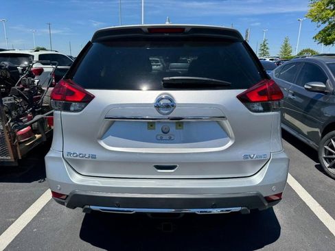 Used 2020 Nissan Rogue SV AWD/4WD image 3