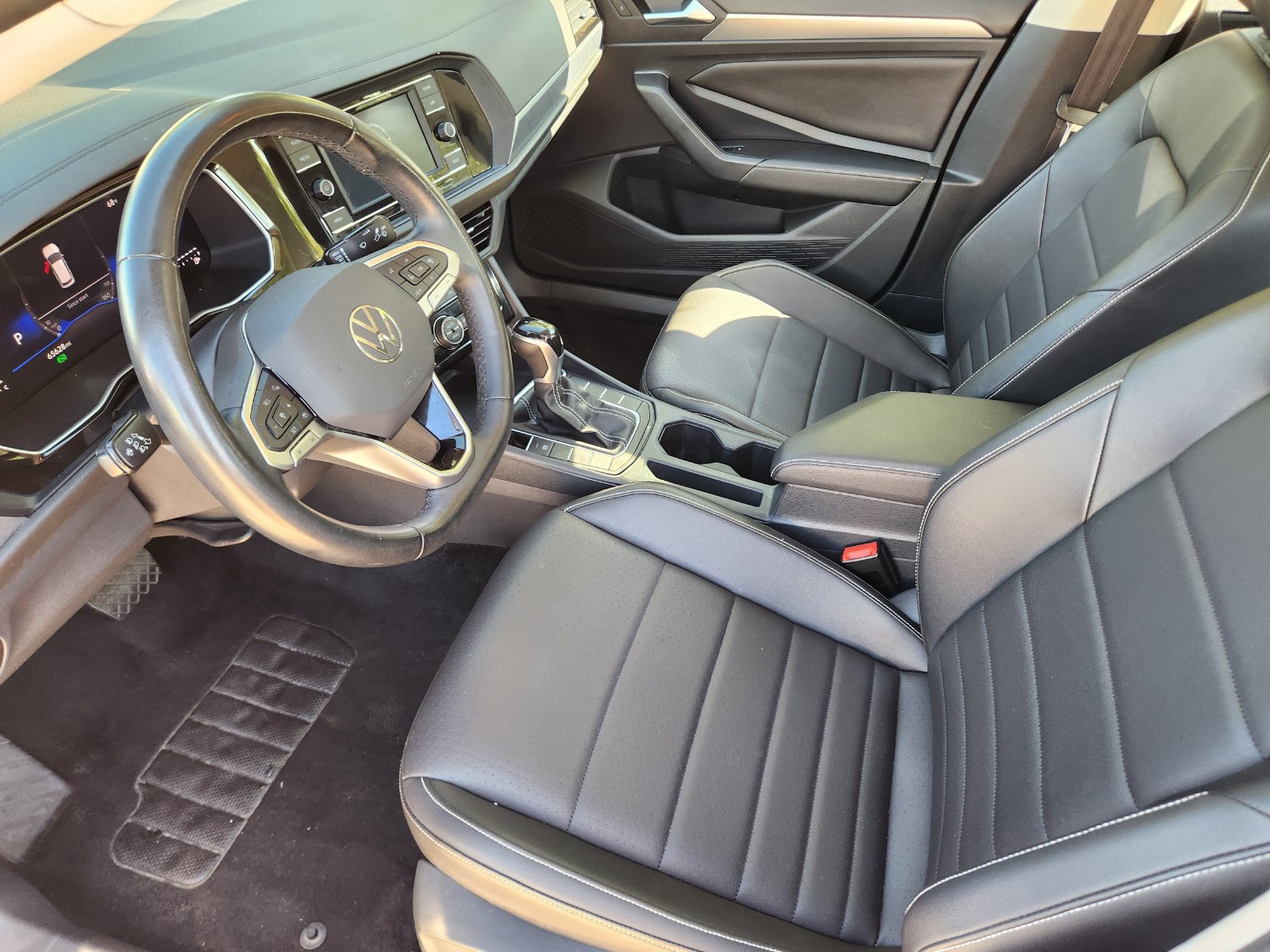 Used 2024 Volkswagen Jetta SE FWD image 14