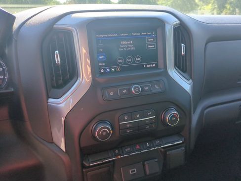 Certified 2020 Chevrolet Silverado 1500 Custom w/ Custom Value Package AWD/4WD image 13