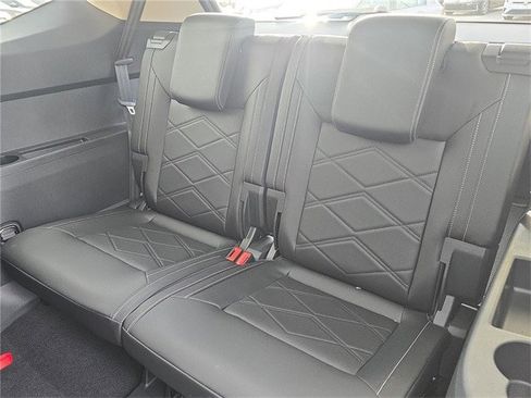 New 2026 Volkswagen Atlas SE image 8