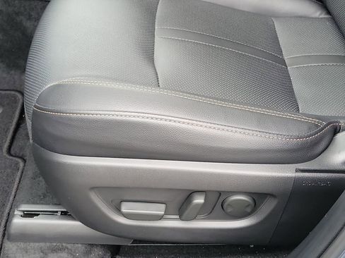 Certified 2025 MAZDA CX-70 Plug-In Hybrid w/ Premium Pkg image 23