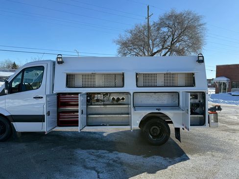 Used 2018 Mercedes-Benz Sprinter 3500 image 8