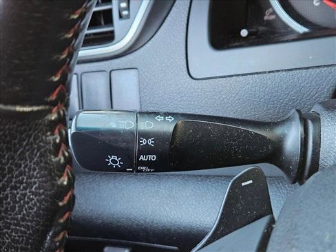 Used 2015 Toyota Camry SE image 19