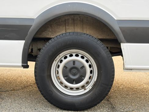 Used 2018 Mercedes-Benz Sprinter 2500 image 30