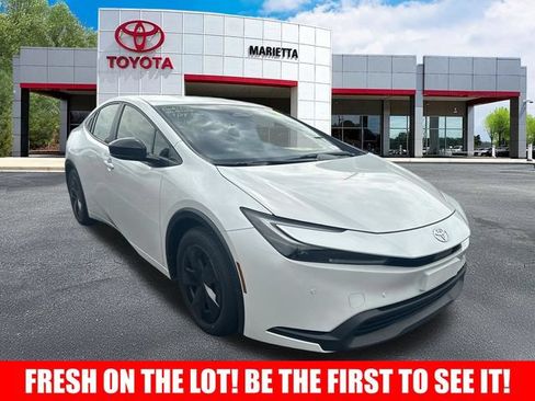 Certified 2025 Toyota Prius LE FWD image 1