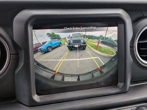 Used 2020 Jeep Wrangler Unlimited Rubicon w/ Quick Order Package 28Y Recon AWD/4WD image 17