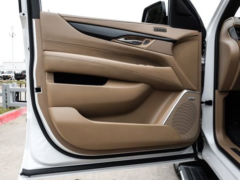 Used 2019 Cadillac Escalade Platinum AWD/4WD image 53