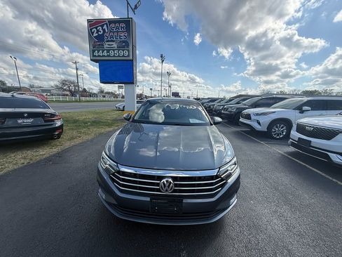 Used 2019 Volkswagen Jetta SE image 9