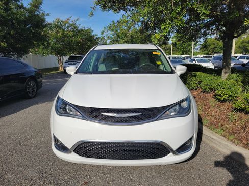 Used 2017 Chrysler Pacifica Touring-L Plus FWD image 28