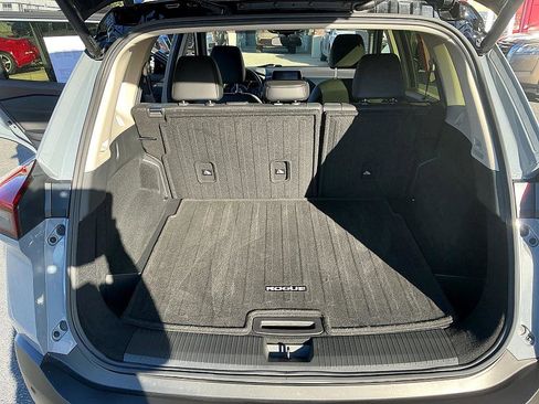 Used 2023 Nissan Rogue SV w/ SV Premium B Package image 25