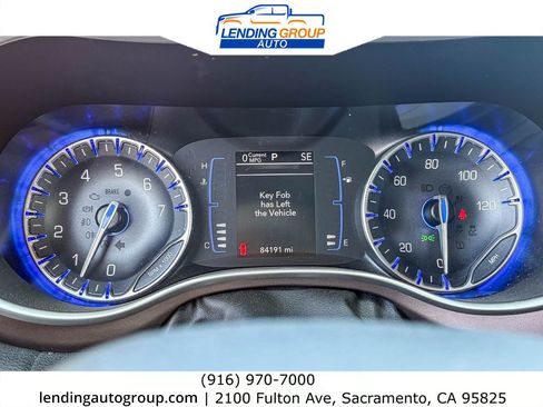 Used 2019 Chrysler Pacifica Touring Plus FWD image 22