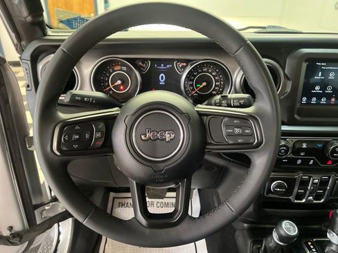 Used 2023 Jeep Wrangler Unlimited Sport AWD/4WD image 20