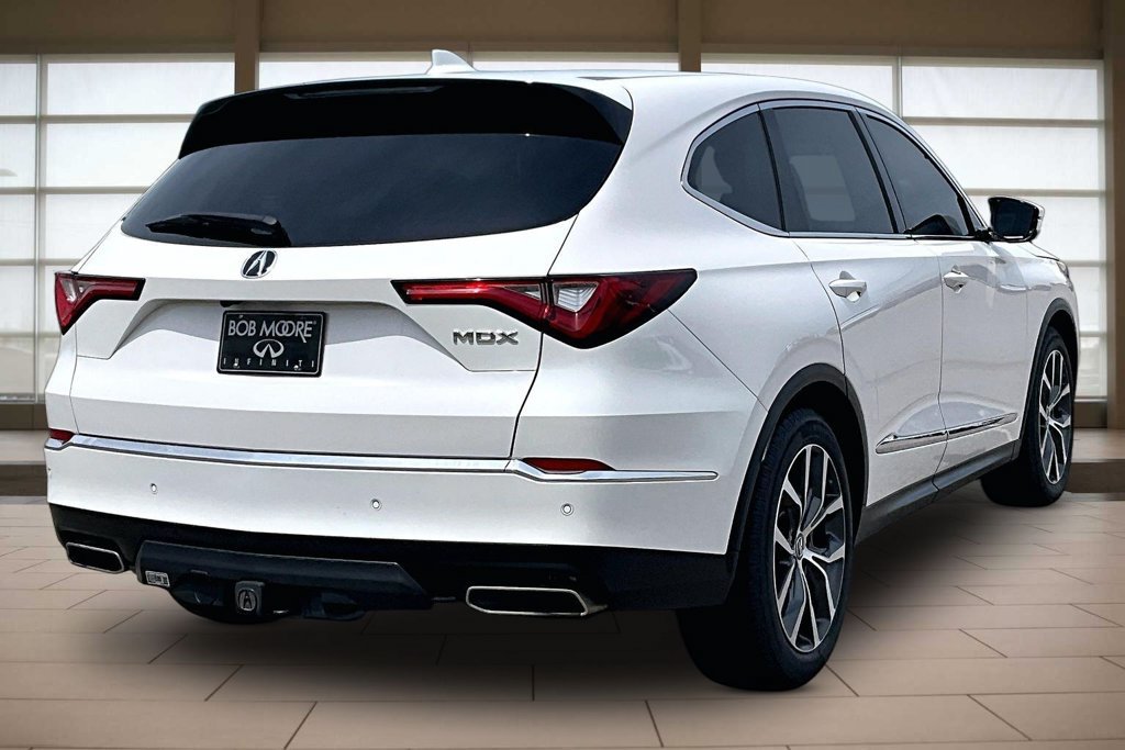 Used 2023 Acura MDX w/ Technology Package FWD image 2