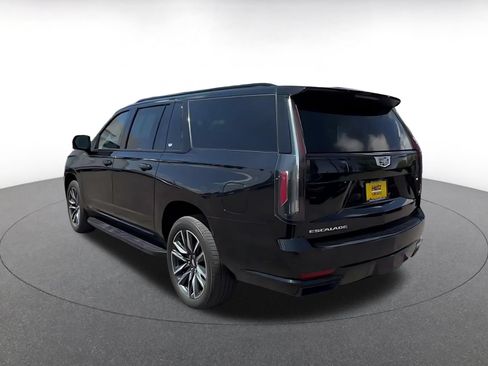 Used 2023 Cadillac Escalade ESV Sport AWD/4WD image 8