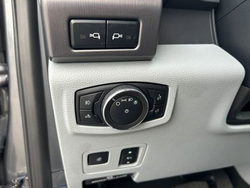 Used 2022 Ford F350 Limited w/ FX4 Off-Road Package image 21