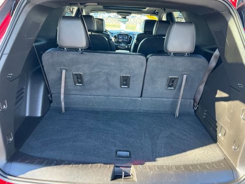 Used 2023 Chevrolet Traverse Premier image 24