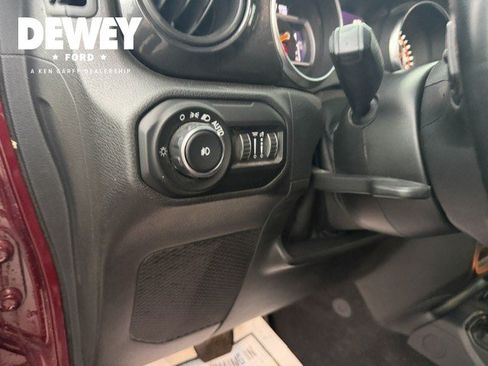 Used 2021 Jeep Wrangler Unlimited Sport AWD/4WD image 12