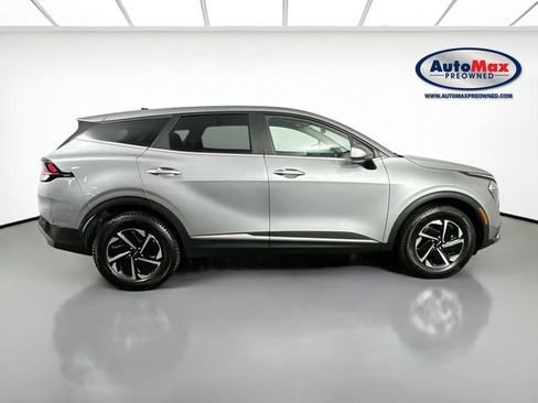 Used 2023 Kia Sportage LX AWD/4WD image 8