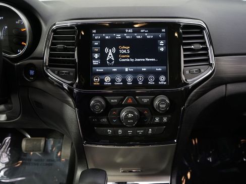 Used 2021 Jeep Grand Cherokee Laredo X AWD/4WD image 27