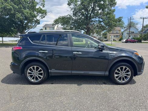Used 2017 Toyota RAV4 Limited image 8