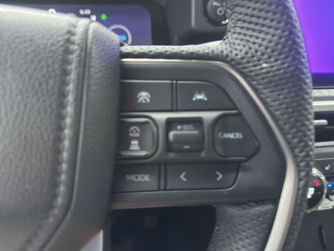 Used 2025 Toyota Tacoma Limited AWD/4WD image 26