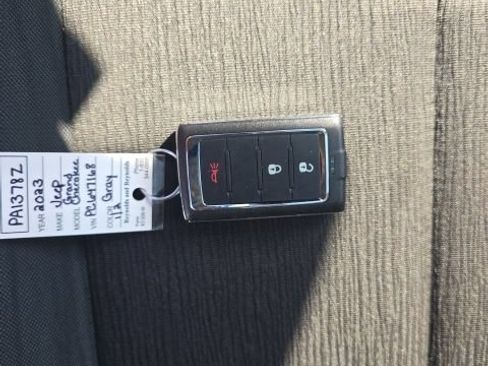 Used 2023 Jeep Grand Cherokee Laredo X AWD/4WD image 30