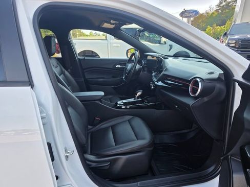 Used 2024 Chevrolet Trax RS w/ Driver Confidence Package FWD image 6