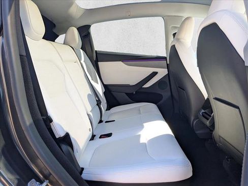 Used 2026 Tesla Model Y 2WD image 23