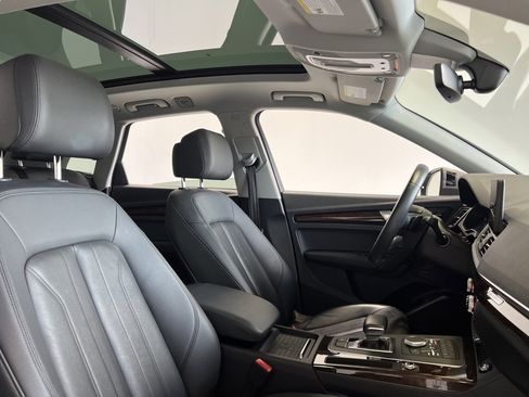 Used 2020 Audi Q5 2.0T Premium w/ Convenience Package image 24